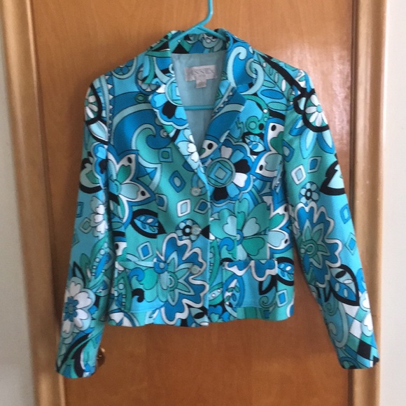 Casual Corner Annex petite, floral retro blazer. - Picture 1 of 4